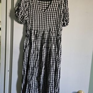 Tajinebanane Breastfeeding Black and White Gingham Dress